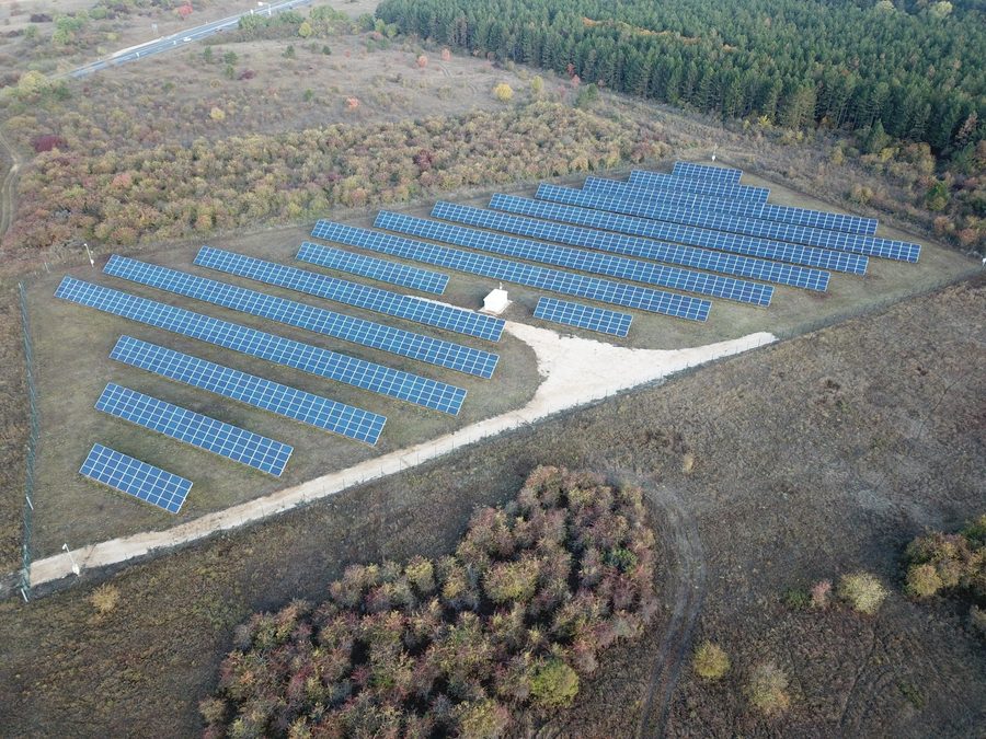 Construcción profesional de parques de energía solar en Hungría y Europa
