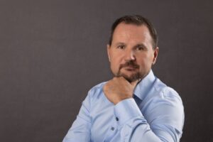 Szakos Ferenc, ügyvezető